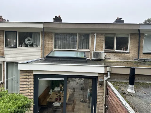 Aanbouw met lichtkoepel, foto 1 van 4