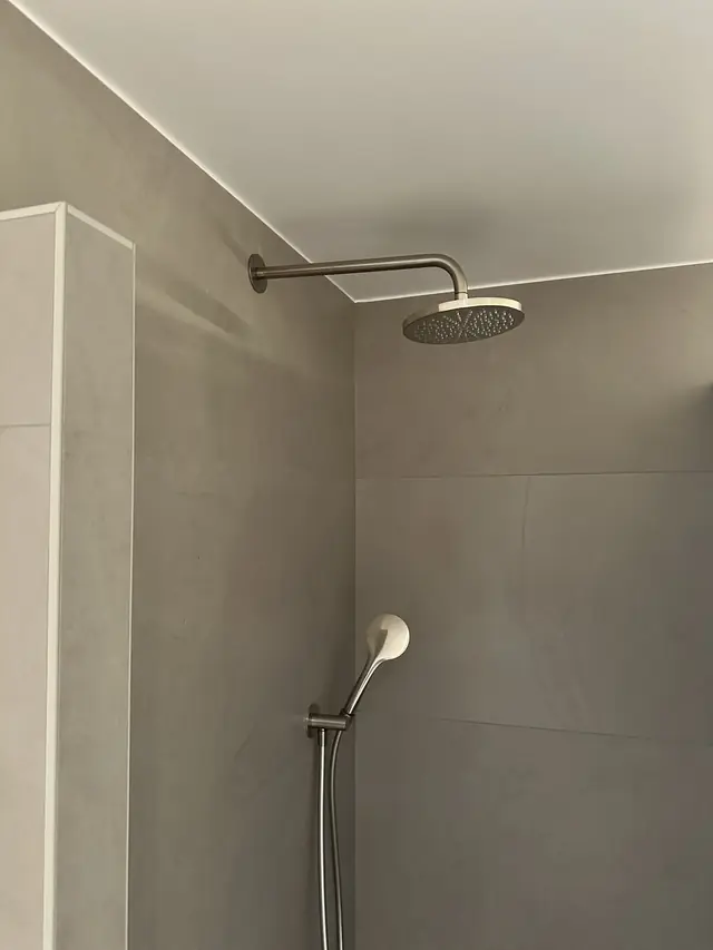 Badkamer met twee opzetkommen, foto 3 van 13