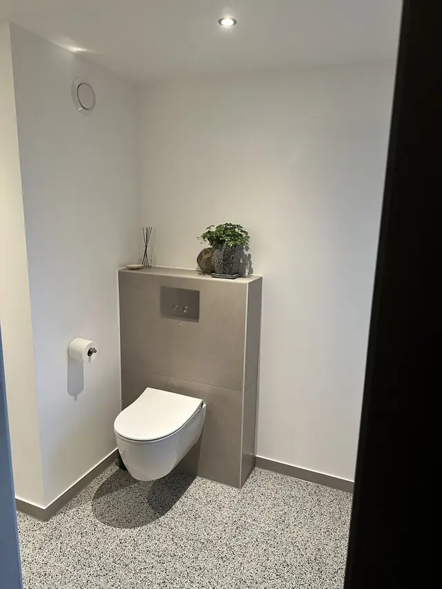 Badkamer met twee opzetkommen, foto 7 van 13