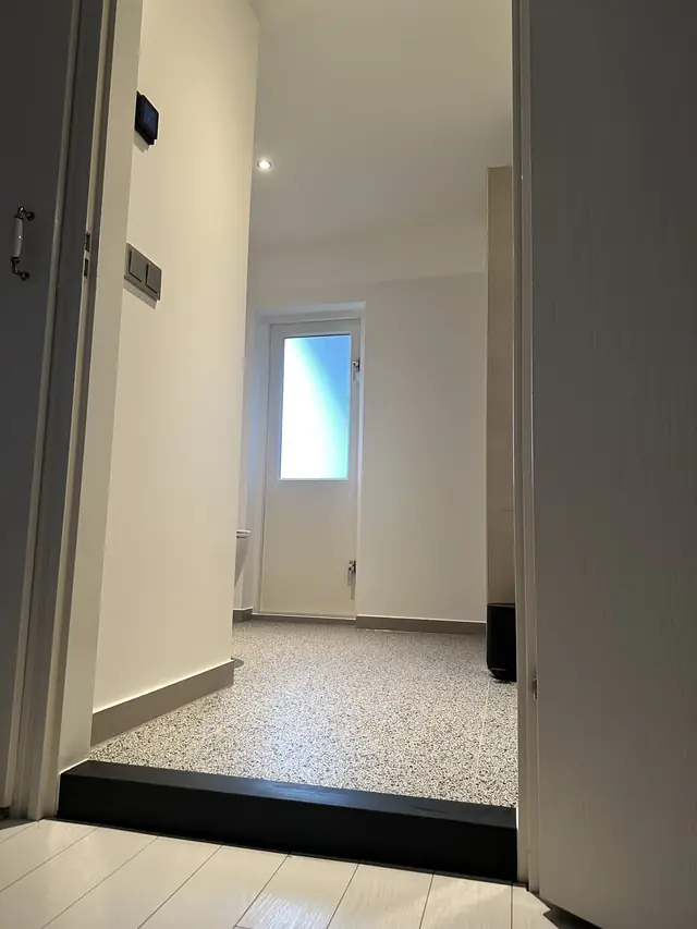 Badkamer met twee opzetkommen, foto 10 van 13