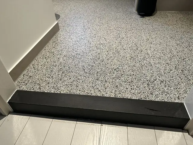 Badkamer met twee opzetkommen, foto 11 van 13