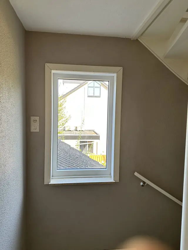 Kunststof kozijnen in de puntgevel, foto 5 van 6