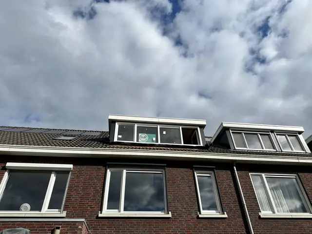 Prefab dakkapel, met de kraan geplaatst, foto 11 van 14