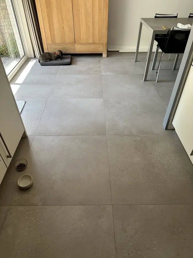 Nieuwe tegelvloer en toilet, foto 10 van 20