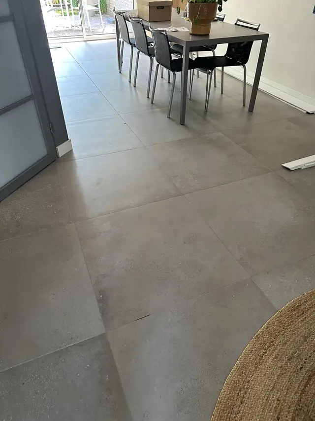 Nieuwe tegelvloer en toilet, foto 12 van 20