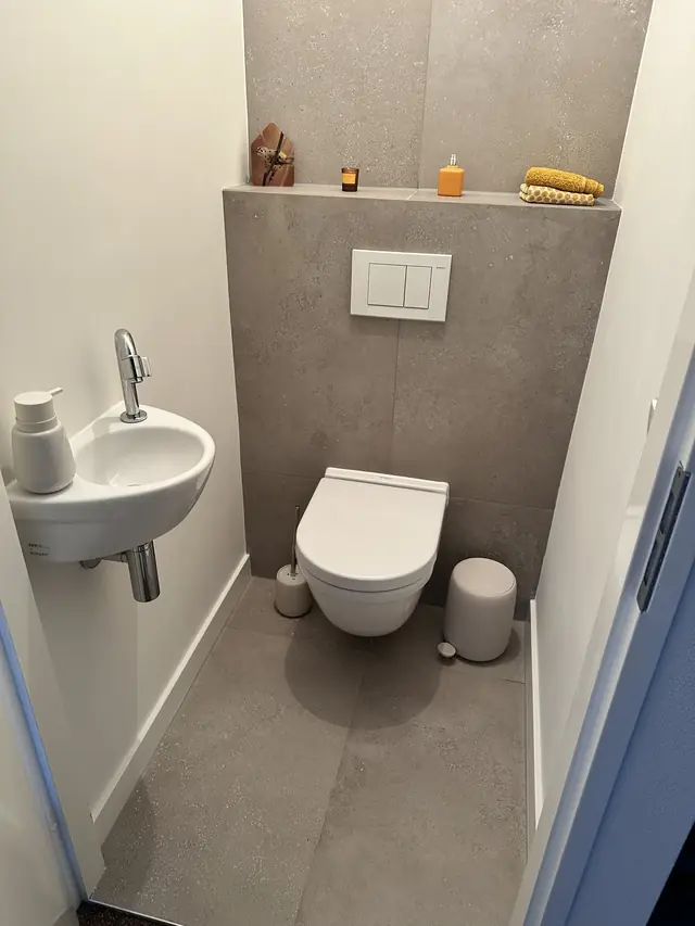 Nieuwe tegelvloer en toilet, foto 15 van 20